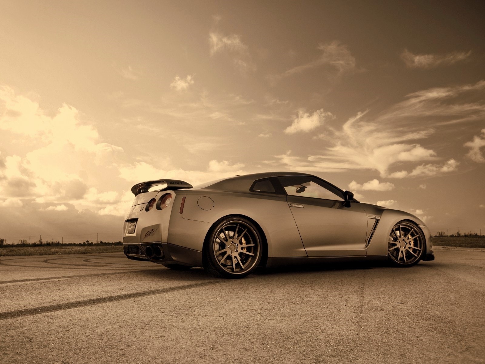 Nissan GT-R