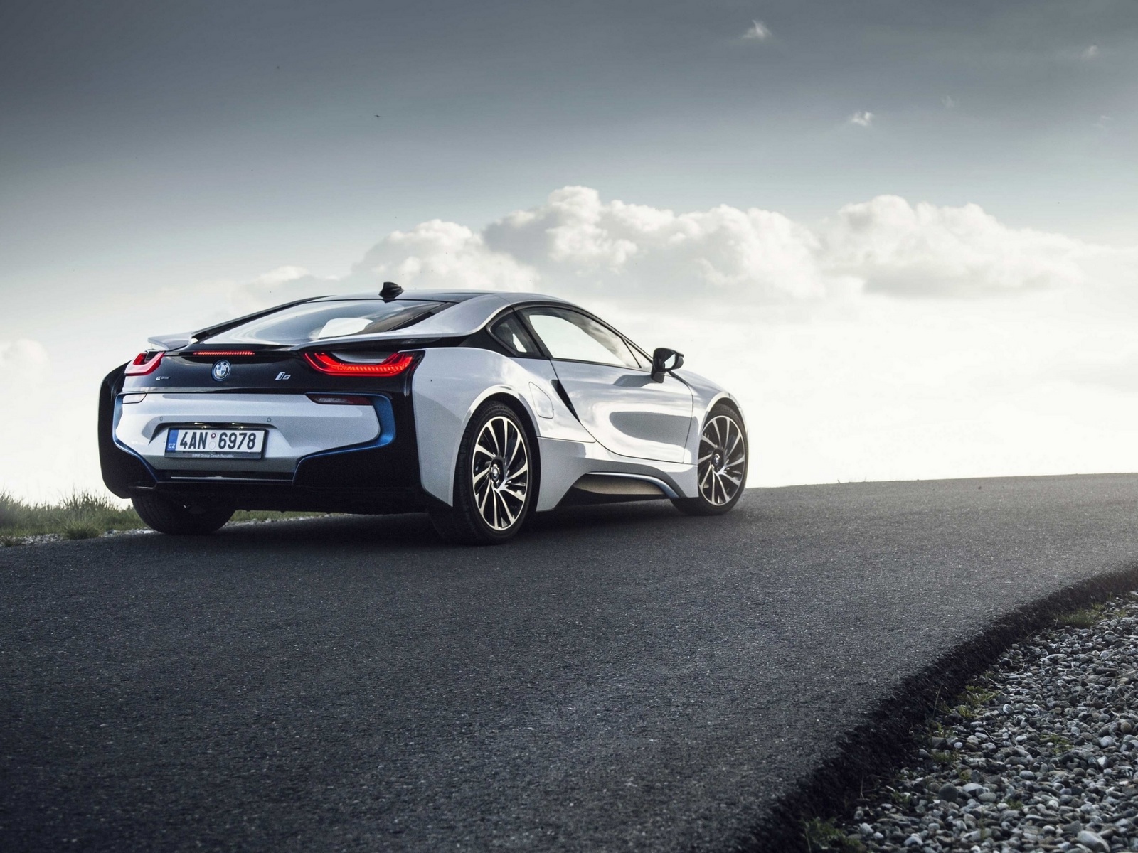BMW i8