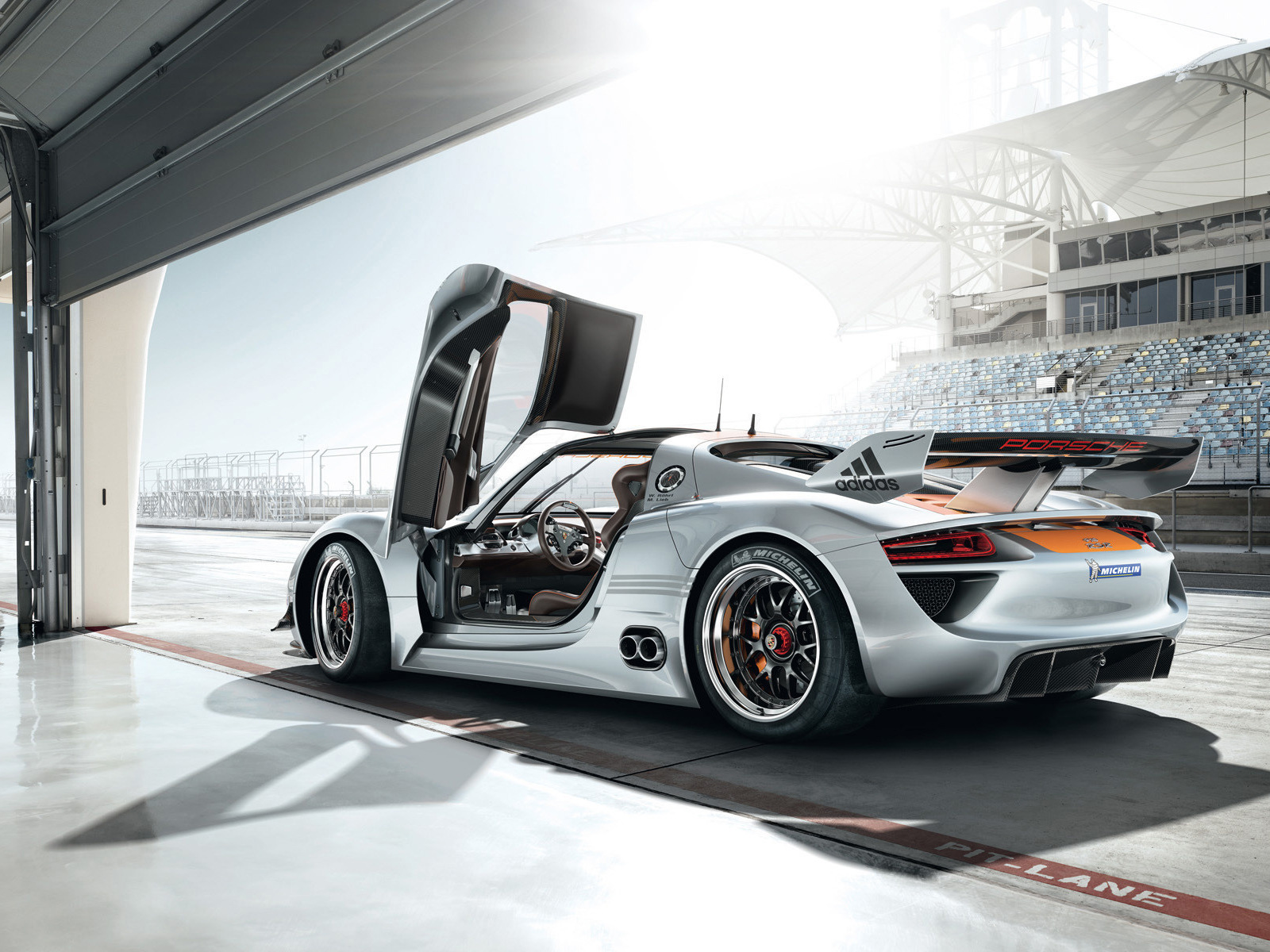 Porsche 918 RSR Concept