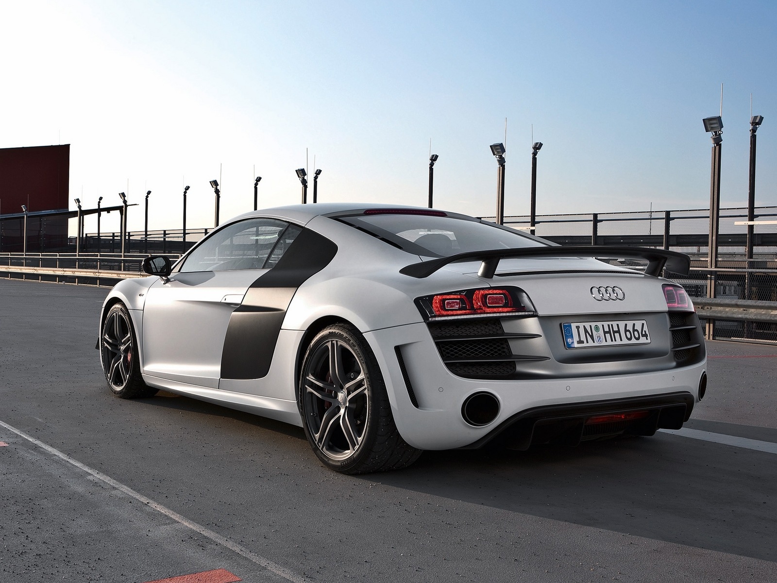 Audi R8