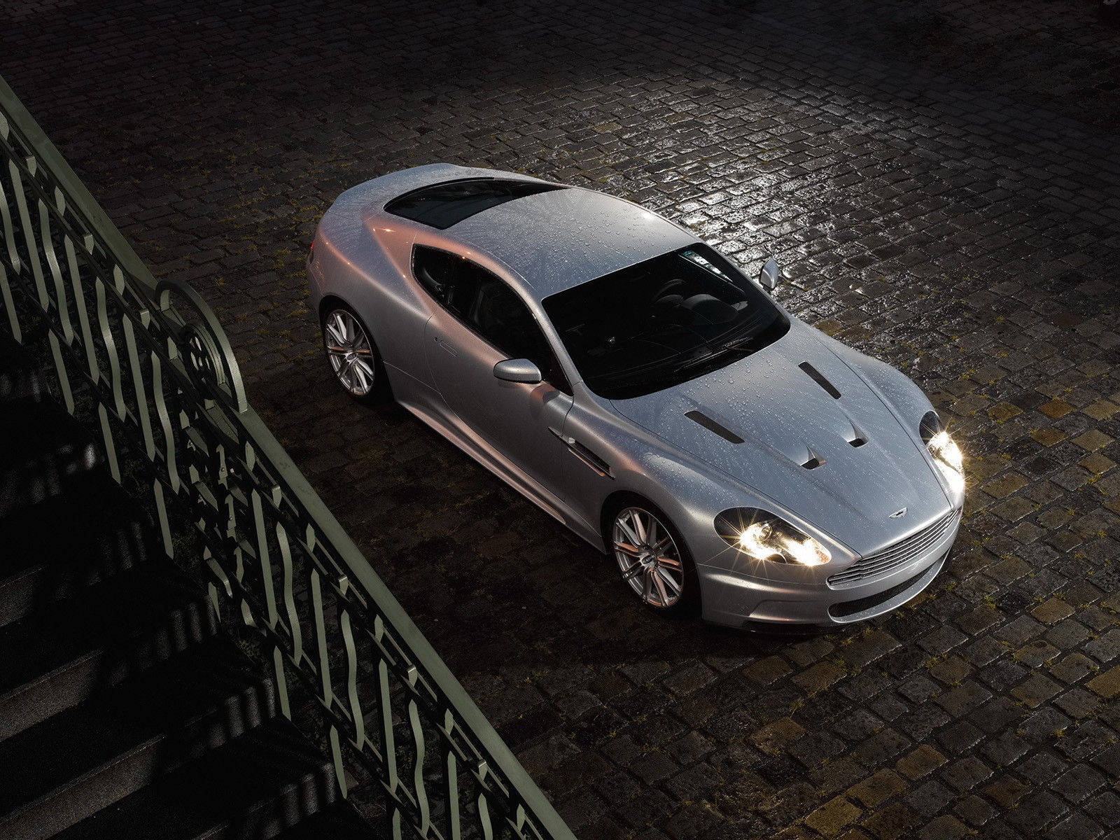 Aston Martin DB9
