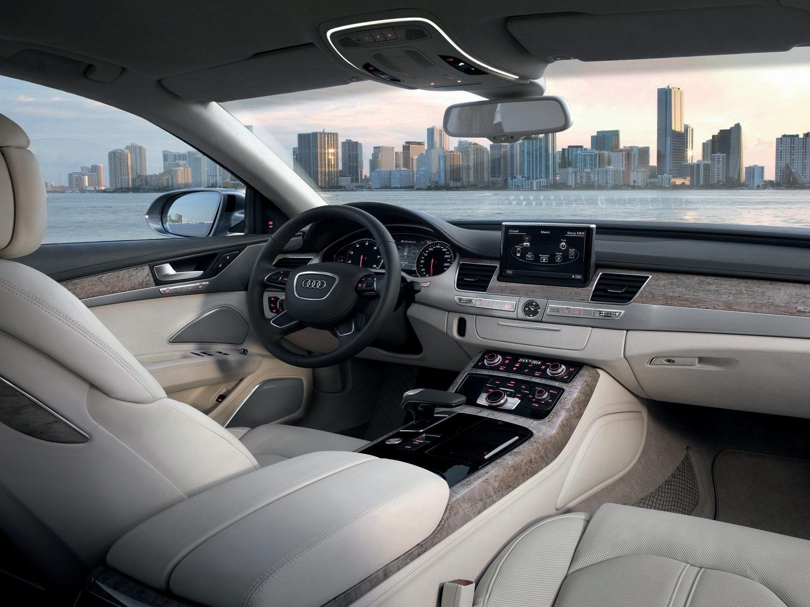 � ������ Audi A8