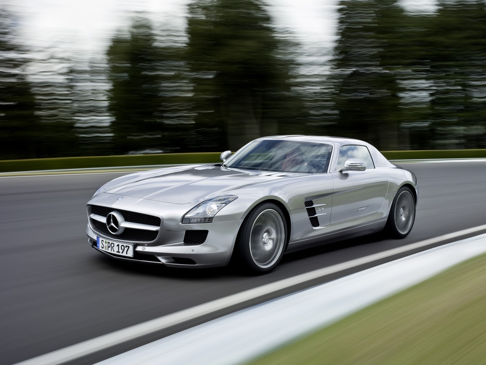 Mercedes AMG SLS63