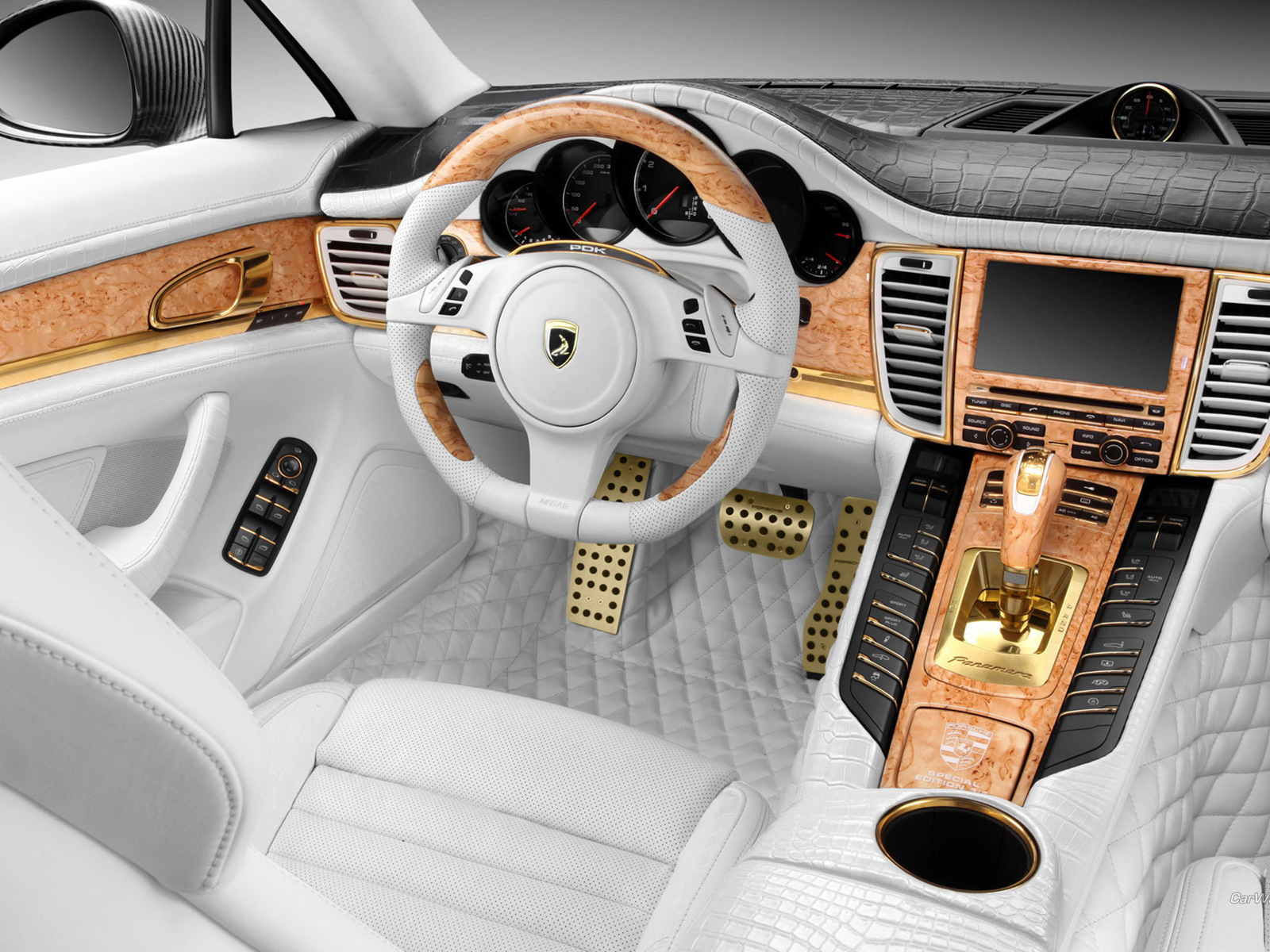 �������� Porsche Panamera SE