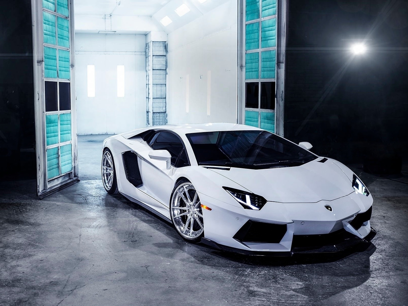 Lamborghini Aventador LP700
