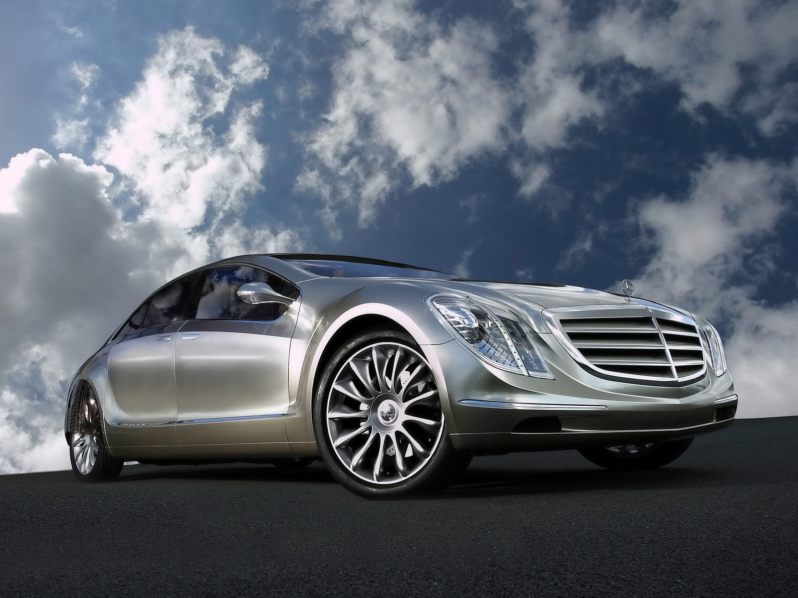 Mercedes F700