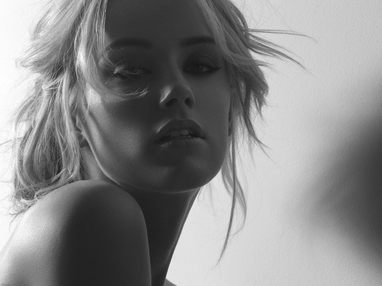 ����� ո�� (Amber Heard)