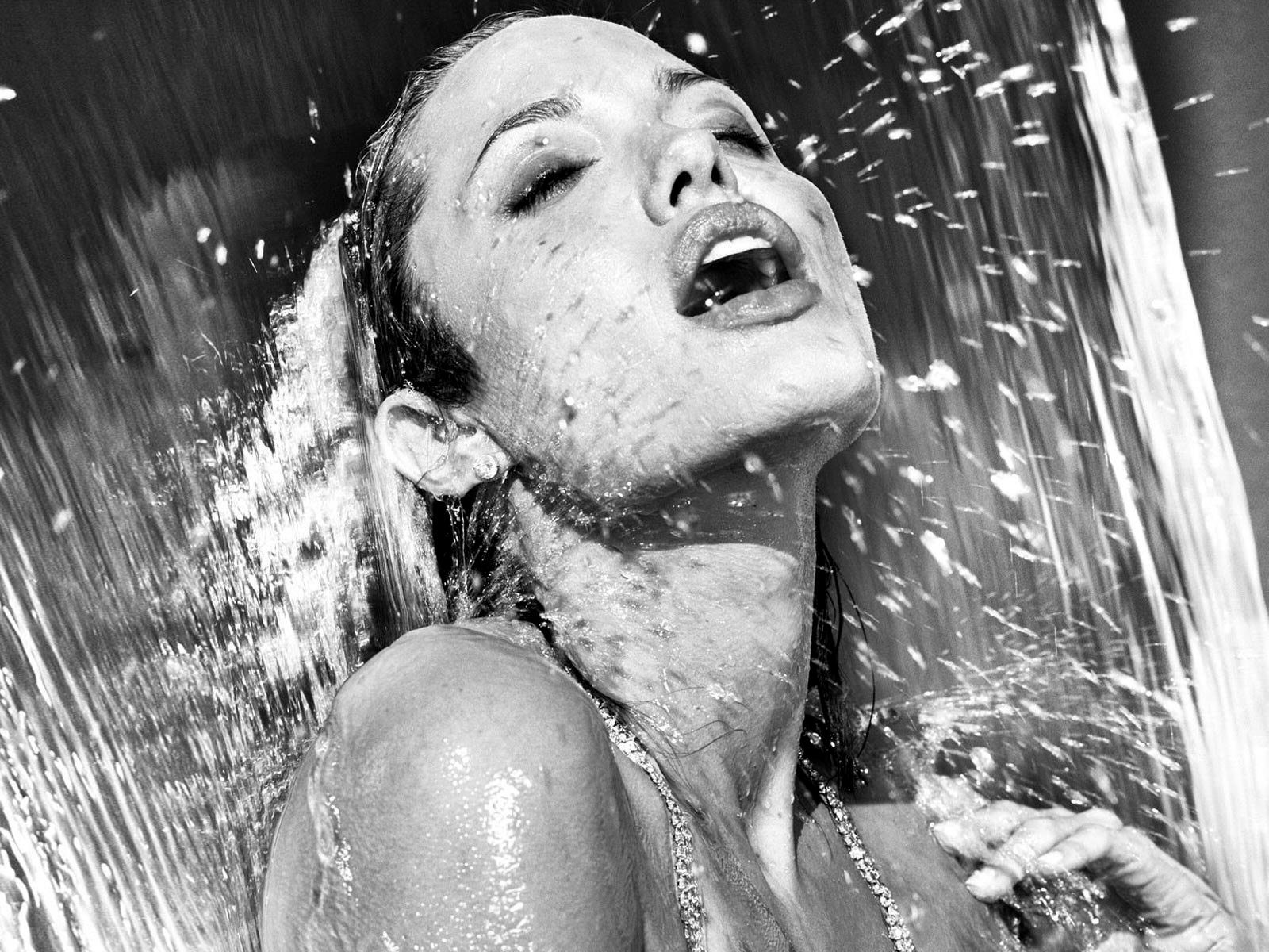 ��������� ����� (Angelina Jolie)