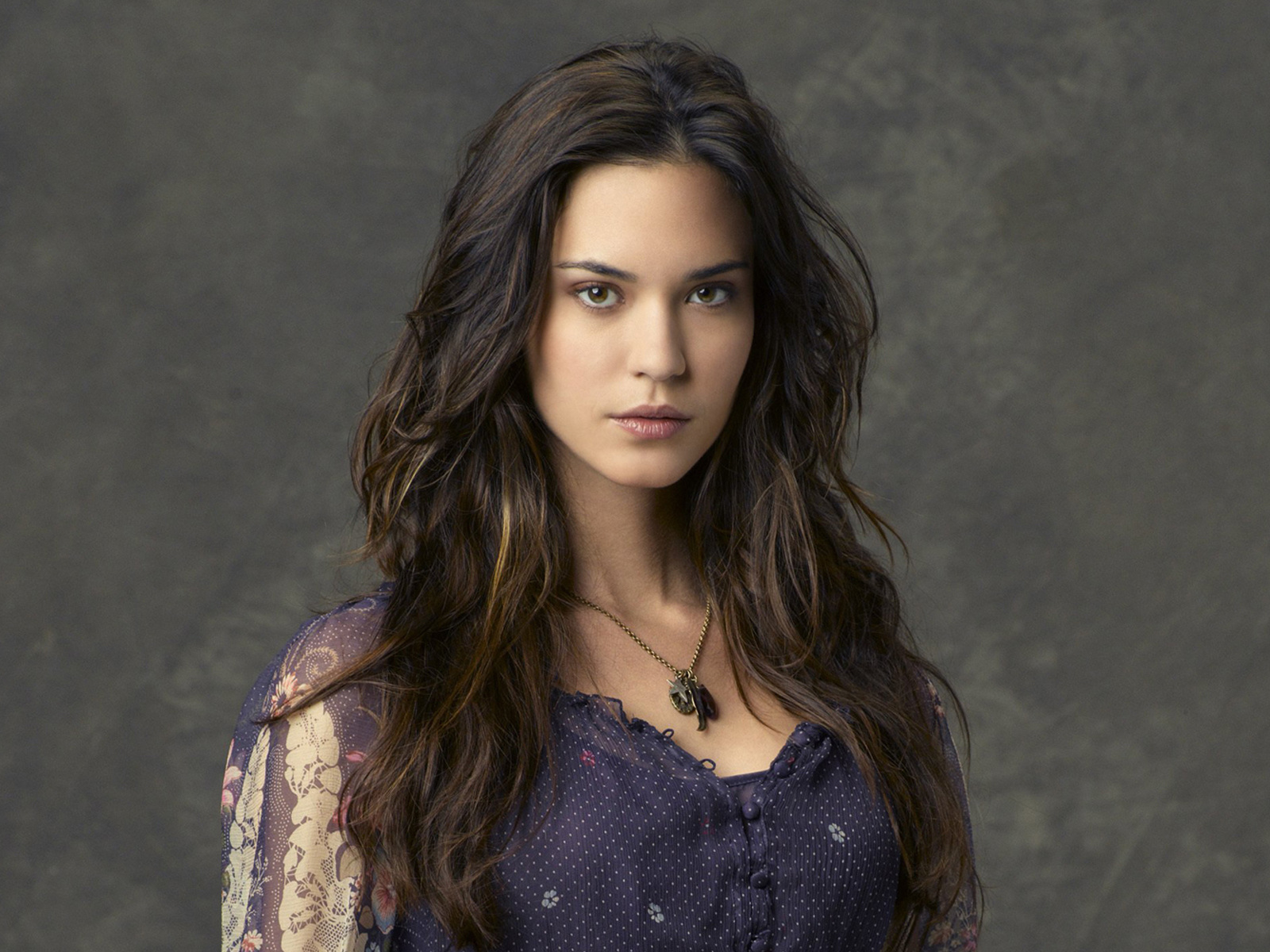 ����� ������� (Odette Annable)