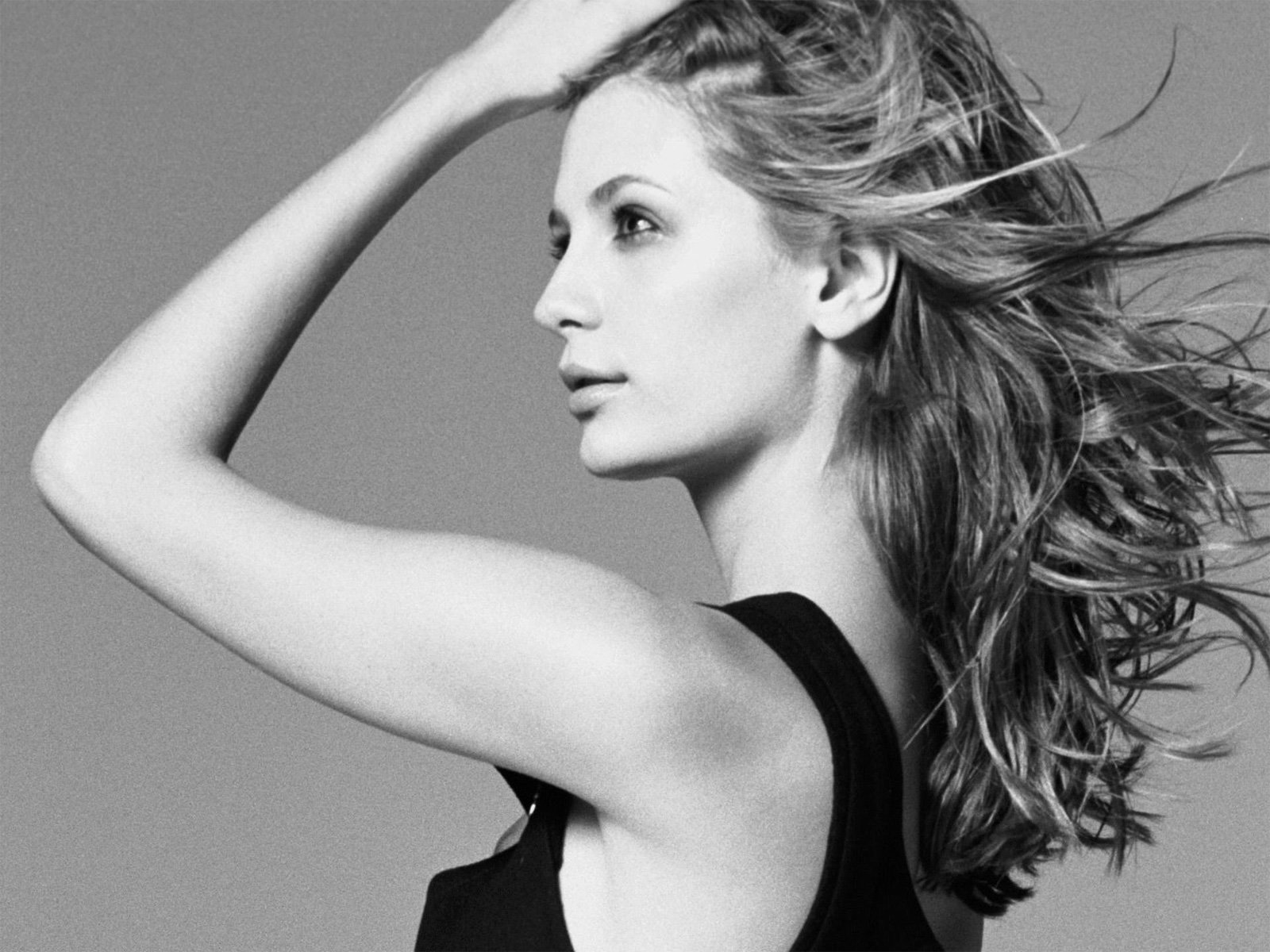 ���� ������ (Mischa Barton)